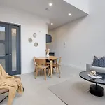 New Luxury 2Bdr Unit With Sofabed In Mile End - 1D