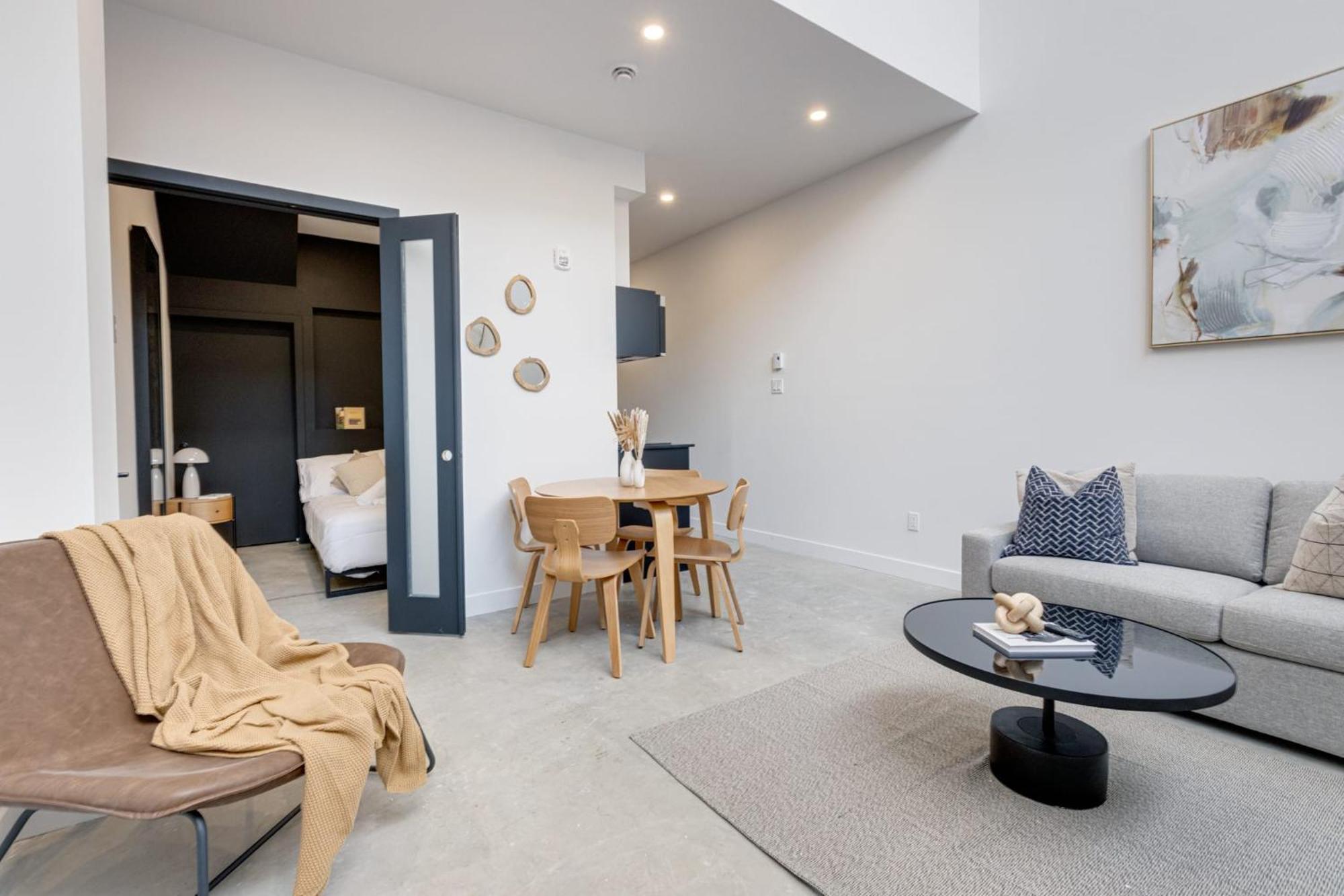 New Luxury 2bdr Unit With Sofabed In Mile End - 1d *