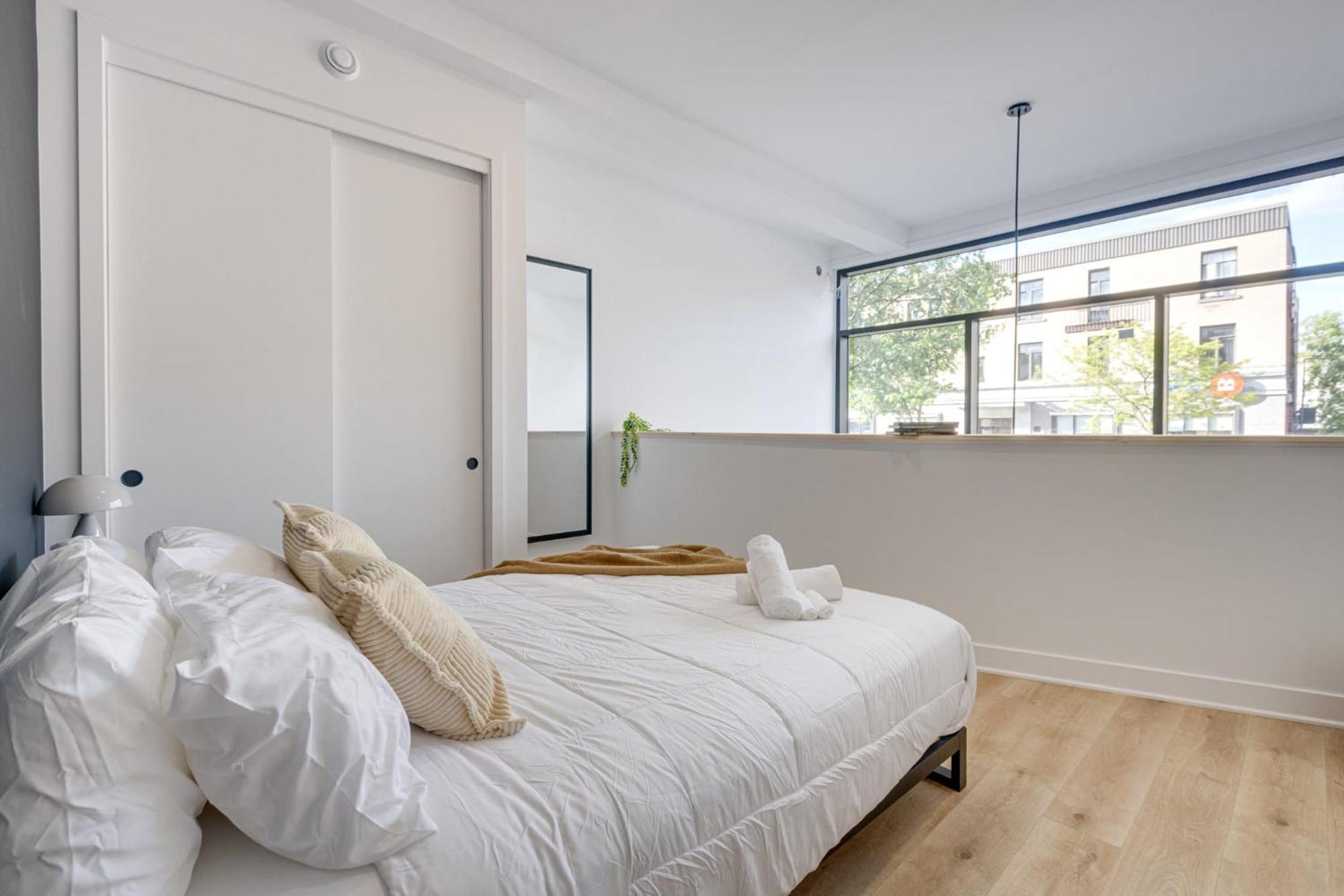 New Luxury 2bdr Unit With Sofabed In Mile End - 1d Apartment Montreal
