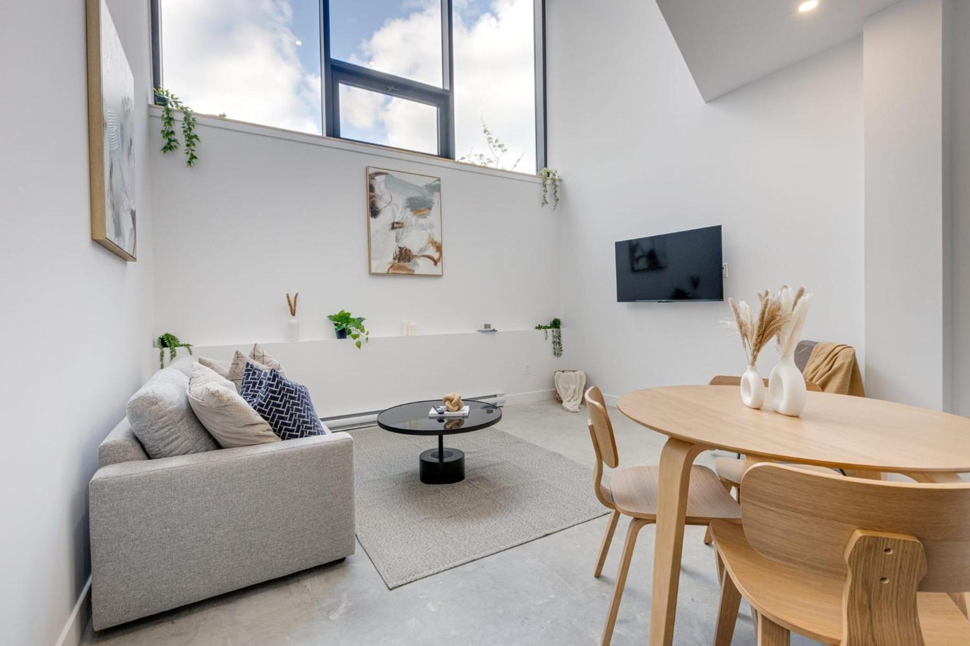 New Luxury 2bdr Unit With Sofabed In Mile End - 1d * Montreal