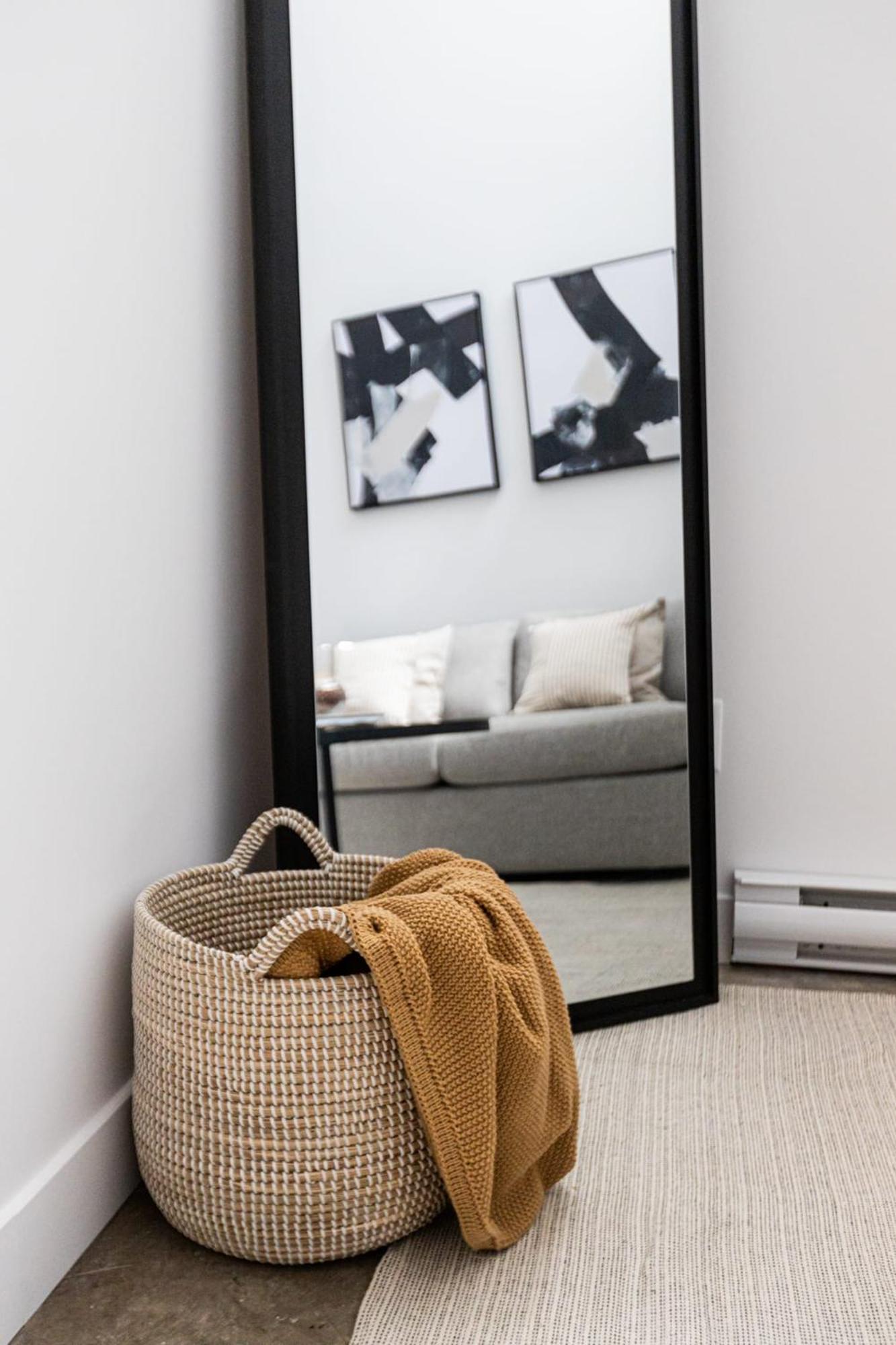 New Luxury 2bdr Unit With Sofabed In Mile End - 1d