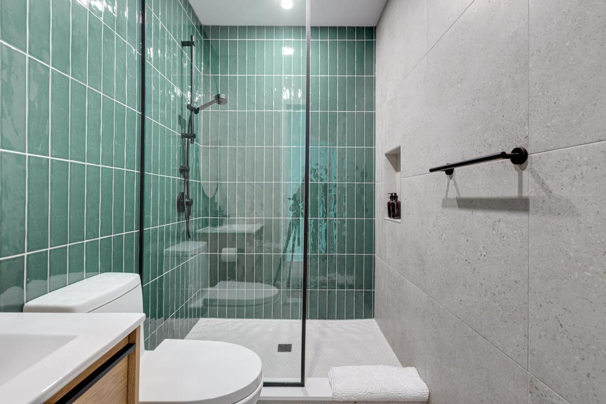 New Luxury 2bdr Unit With Sofabed In Mile End - 1d Apartment *